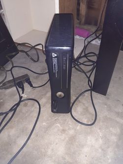 XBOX 360 w/ cables and GTA 5 + TV and 64GB USB 3.0