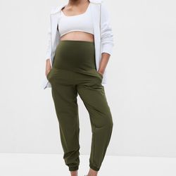 Gap Maternity Joggers Brand New