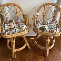 Wicker rattan coastal decor tall swivel chairs   Counter height Set of 2 kitchen bar stools