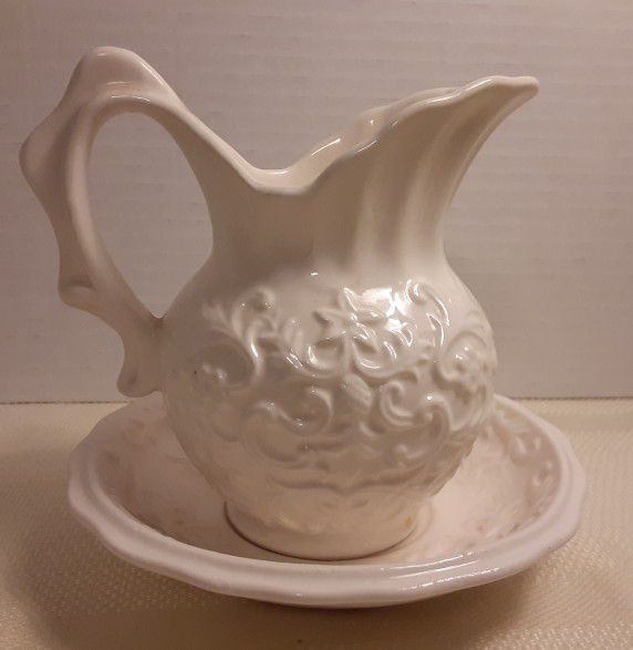 Ensco Small Bowl And Pitcher White Gloss Embossed Floral Leaf Japan Vintage