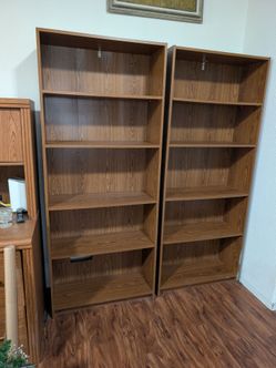 2 Bookshelves