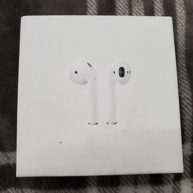 Air POD BOX WITH RAIDERS Case BRAND NEW $15BUCKS