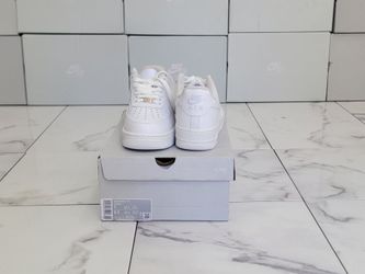 Airforces size 7