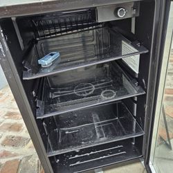 Bar Or Dorm Refrigerator 