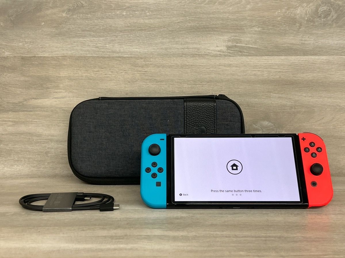 Nintendo Switch OLED Model HEG-001 7" OLED Handheld Console (PO1022063)