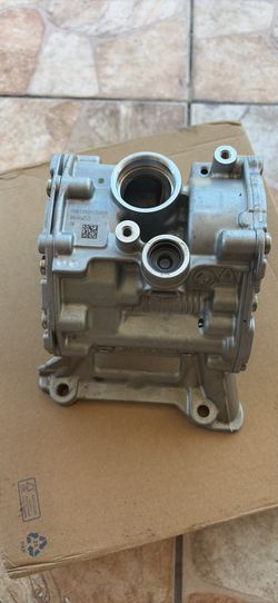 BMW engine Oil pump - OEM M340i