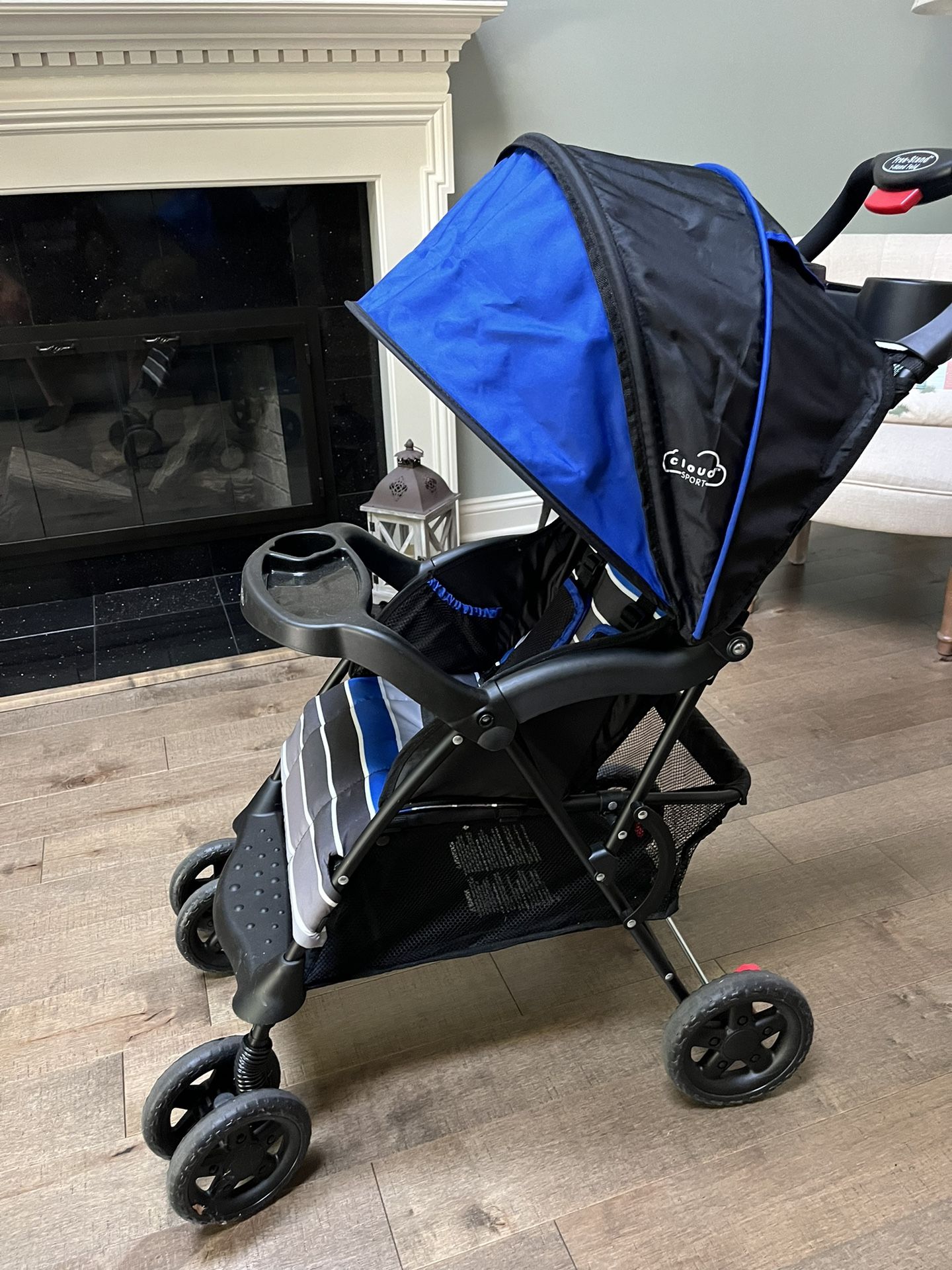 Kolcraft Cloud Sport Light Weight Stroller!