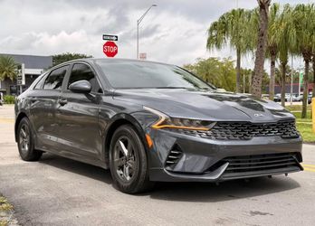 2021 Kia K5 · LXS Sedan 4D