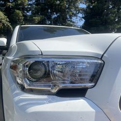 Toyota Tacoma OEM Lights 