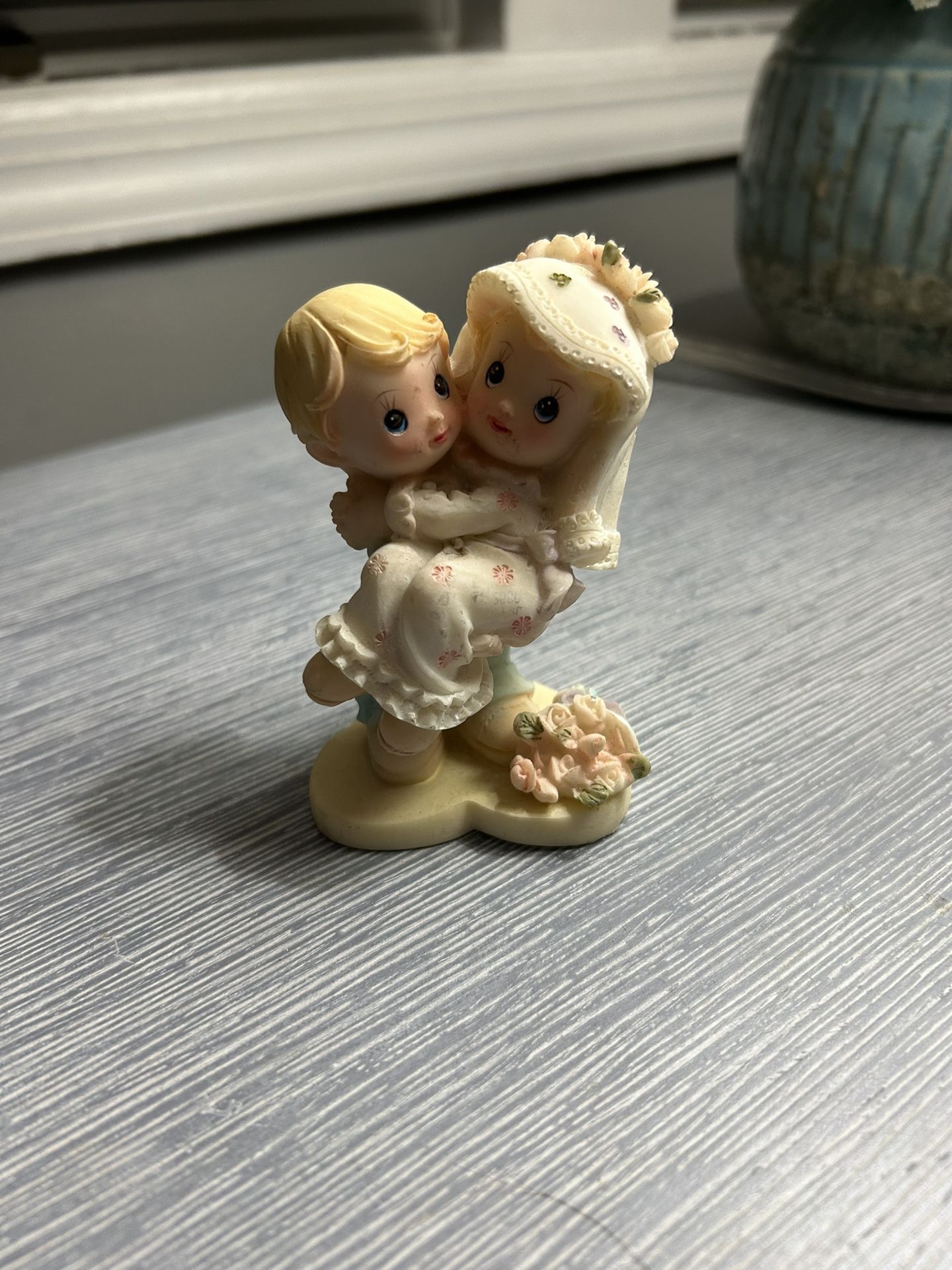 Shiah Yih Resin Bride and Groom...