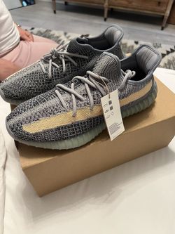 BRAND NEW YEEZY BOOST 350