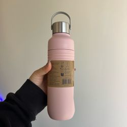 Le creuset shell pink water bottle