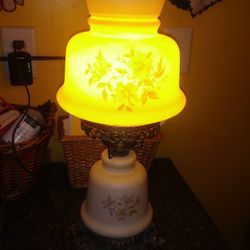 Vintage double globe parlor table lamp