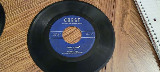 Tommy Dee-Three Stars 45 RPM. Crest 45-1057. Original rock and roll record.