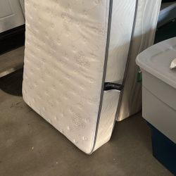 Beautyrest Classic Twin Bed Set