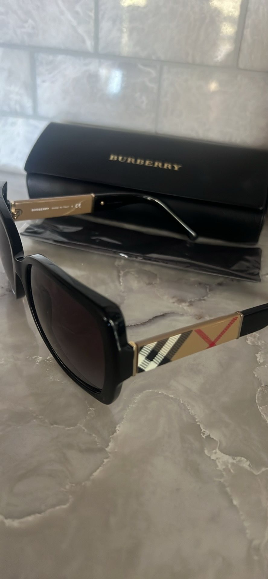 Burberry Sunglasses-NEW