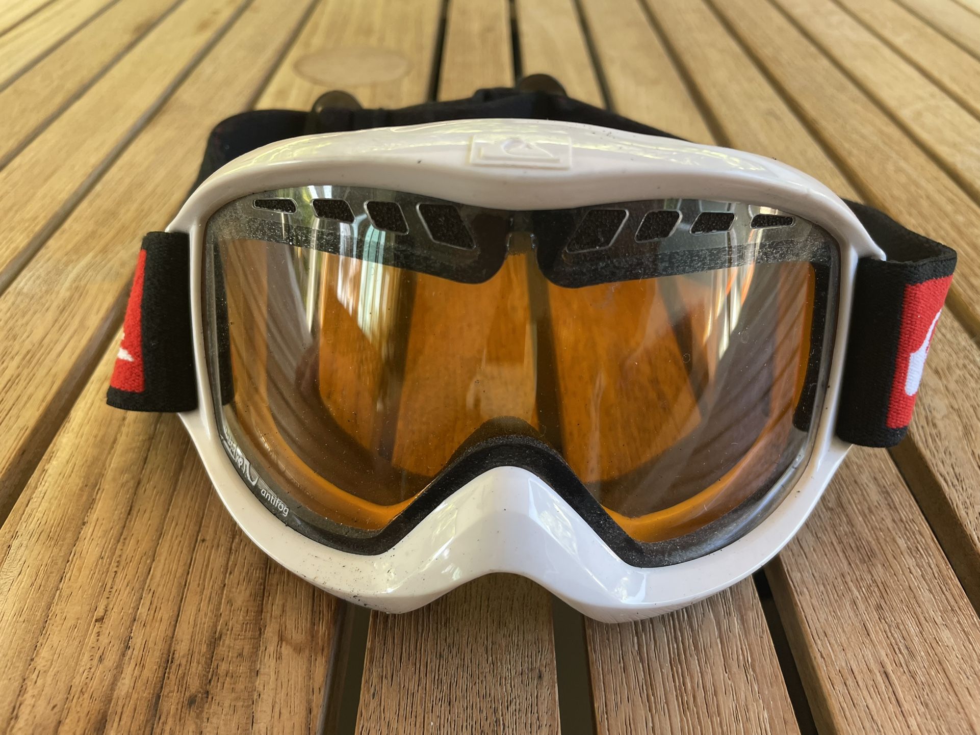 FREE Quiksilver Snowboarding / Skiing Goggles