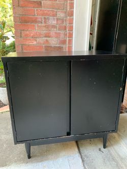 Solid wood shelf with doors