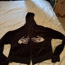 SKELETON HANDS CROP SWEATER 