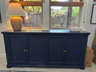 Credenza / Sideboard