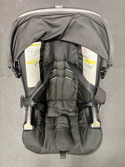 Doona Stroller + 2 Car Bases