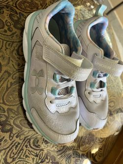 Under Armour Girls Shoes Size 2Youth