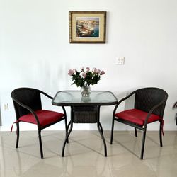 Table + Chairs// patio Outdoor furniture set