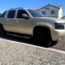 Chevy Tahoe Suburban Avalanche 