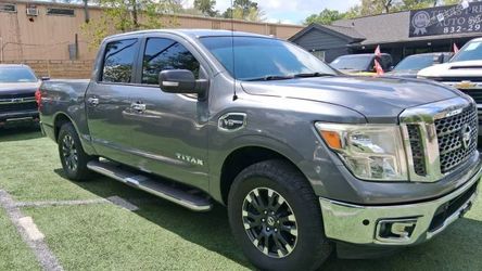 2017 Nissan Titan Crew Cab