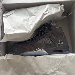 🔥 Jordan 5 Wolf Grey Size 9 – Brand New $325 🔥