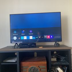 Smart Tv With Tv Stand 