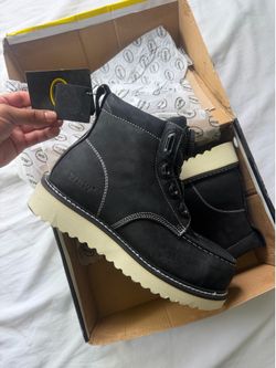 Steel toe boots