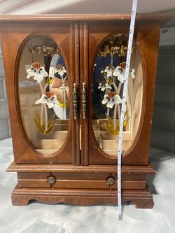 Jewelry box