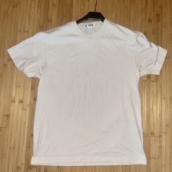 Geoffrey Beene Men’s large beige tee shirt. Excellent condition. Framingham cash/pick up only.