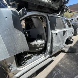 2015-2020 Chevrolet Tahoe selling all parts