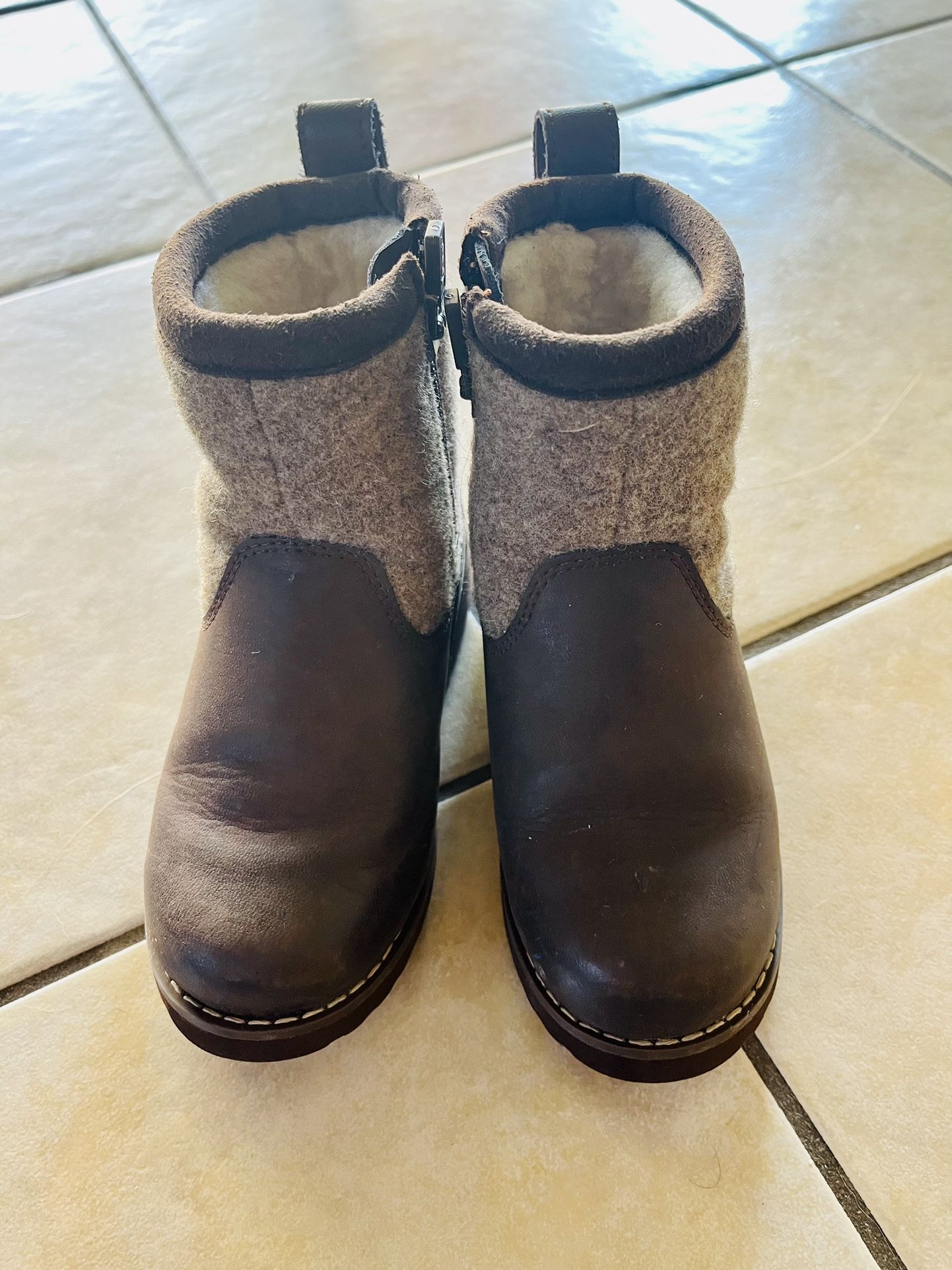 Toddler Boy UGG Boots (Size 10)