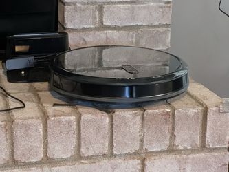 Eufy vacuum robot (MOVING SALE)