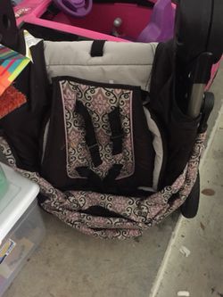Girl’s stroller excellent condition like new!