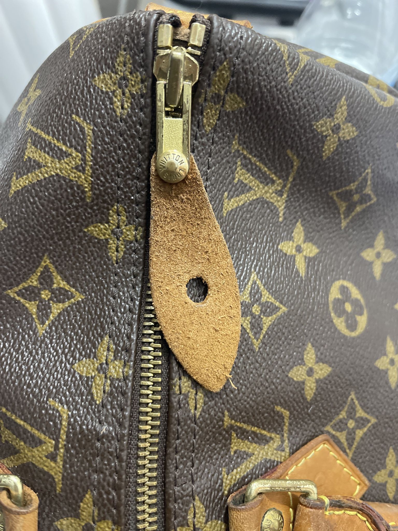 Authentic Louis Vuitton Speedy 40 Monogram Handbag for Sale in West Palm  Beach, FL - OfferUp