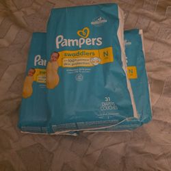 Pampers - Newborn Diapers 93 CT 