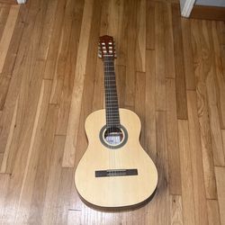 Sun guitar bag plus pro Cordova size one and a half model C1M guitar acoustic