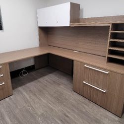 L-shaped desk with Hutch - NEW- OPEN BOX