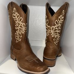 Women’s Western Boots – Size 7.5 (Mexico size 24 1/2) 
