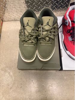 Family affair olive green 3s