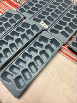 Ice cube tray and drinking glass bundle