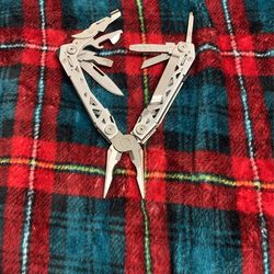 Gerber 5-inch 7-tool Stainless Steel Multi-Tool