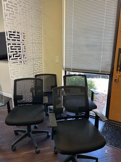 Set of 4 Black Mesh Midsize Executive Office Chairs – Herman Miller Style