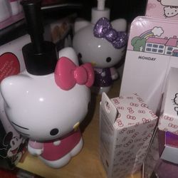 Hello Kitty Dispenser 