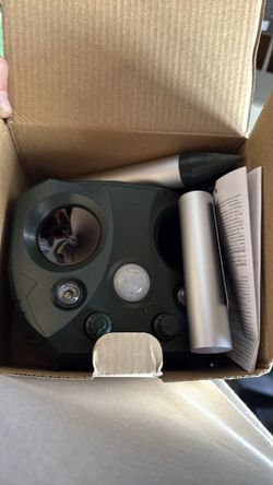 Solar powered ultrasonic animal and bird repeller