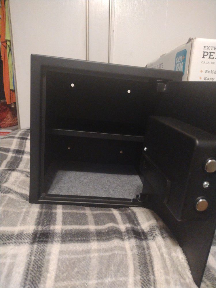 Personal Safe Excellent Condition Upgraded To A Bigger One